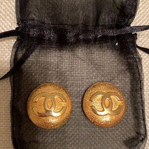 CHANEL 1980’s Button Earrings